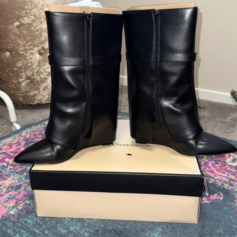 BCBG Rinzy Booties - Picture 5 of 6
